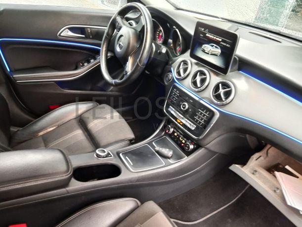 Mercedes-Benz CLA 200 D · Ano 2018