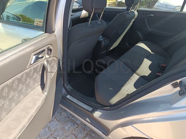 Mercedes-Benz C220 · Ano 2004