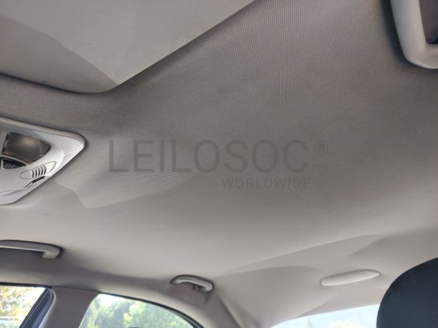 Mercedes-Benz C220 · Ano 2004