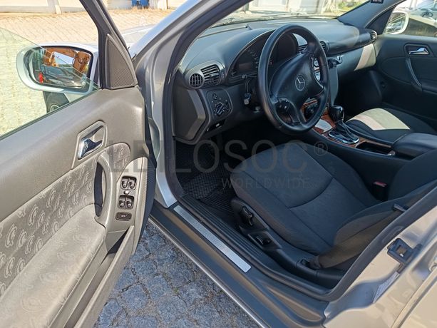 Mercedes-Benz C220 · Ano 2004