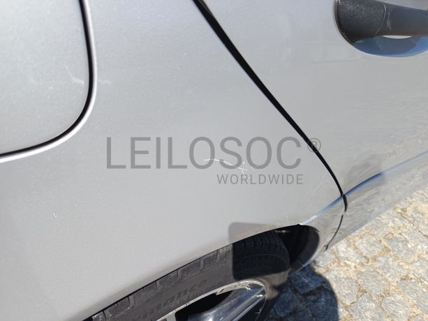 Mercedes-Benz C220 · Ano 2004