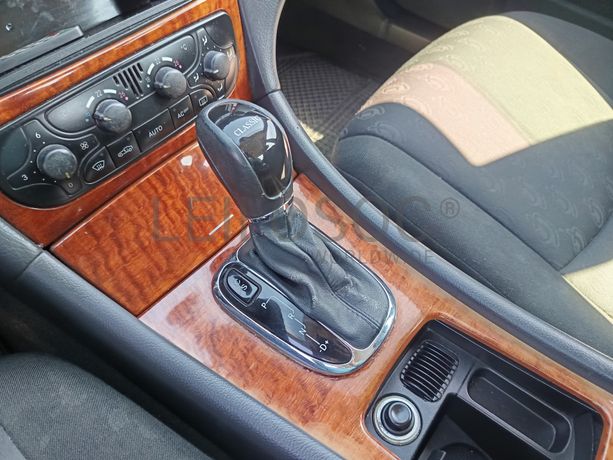 Mercedes-Benz C220 · Ano 2004