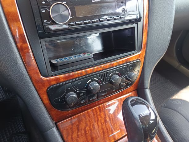 Mercedes-Benz C220 · Ano 2004