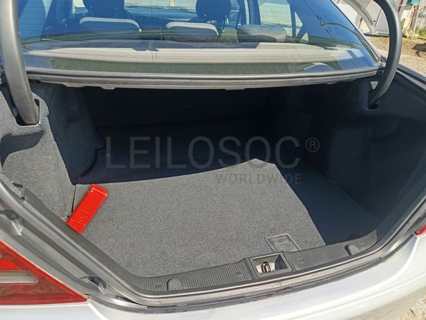 Mercedes-Benz C220 · Ano 2004