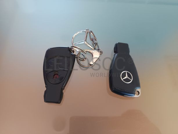 Mercedes-Benz C220 · Ano 2004