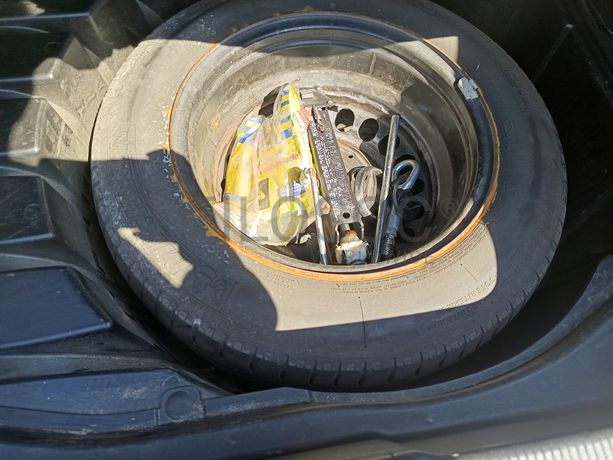 Mercedes-Benz C220 · Ano 2004