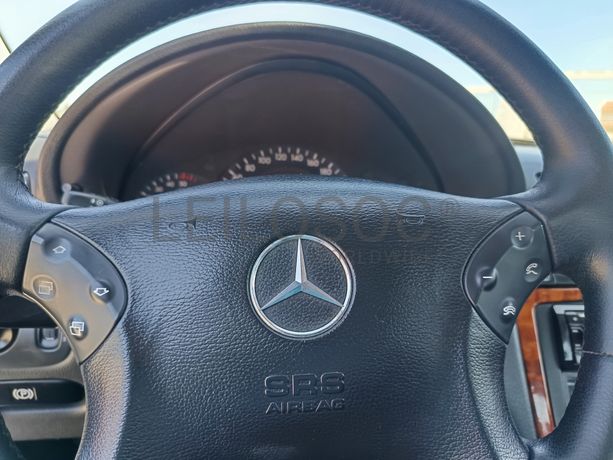 Mercedes-Benz C220 · Ano 2004