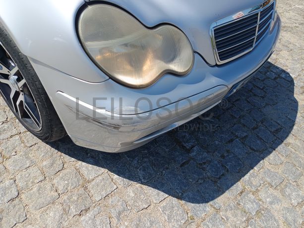Mercedes-Benz C220 · Ano 2004