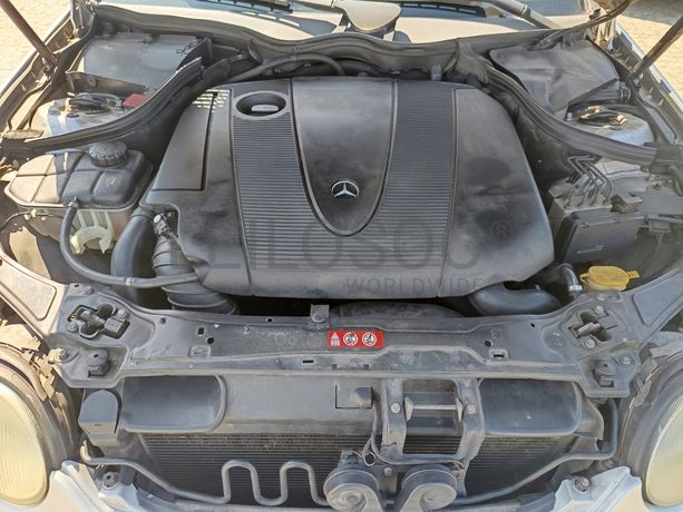 Mercedes-Benz C220 · Ano 2004