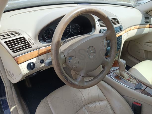 Mercedes-Benz E200 · Ano 2004