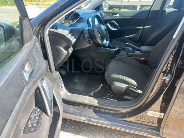 Peugeot 308 · Ano 2017