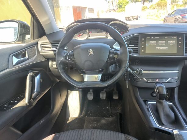 Peugeot 308 · Ano 2017