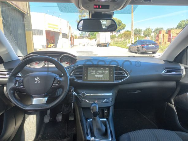 Peugeot 308 · Ano 2017