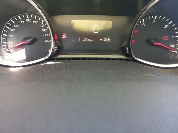 Peugeot 308 · Ano 2017