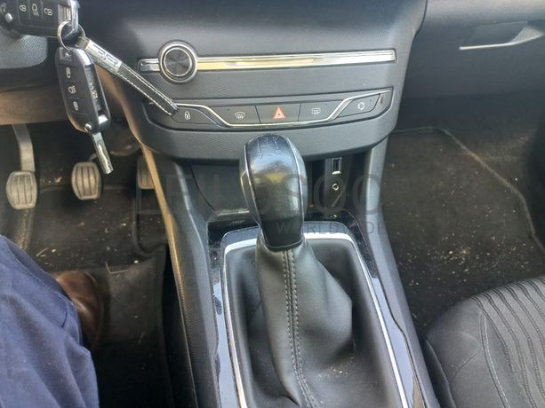 Peugeot 308 · Ano 2017