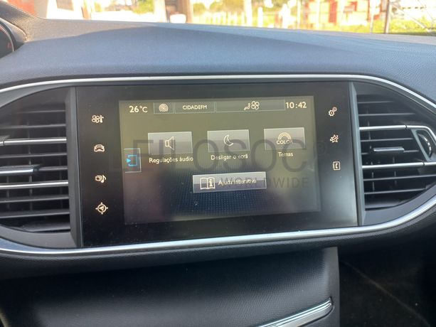 Peugeot 308 · Ano 2017