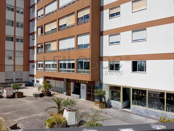 Apartamento T3 + Garagem · Oeiras