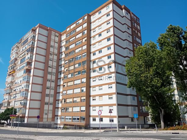 Apartamento T3 + Garagem · Oeiras
