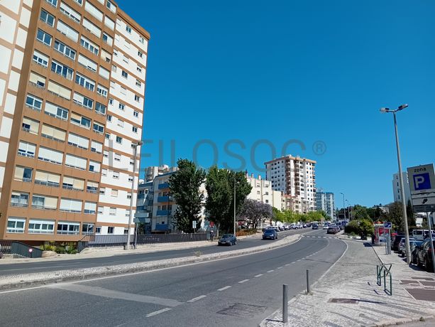 Apartamento T3 + Garagem · Oeiras
