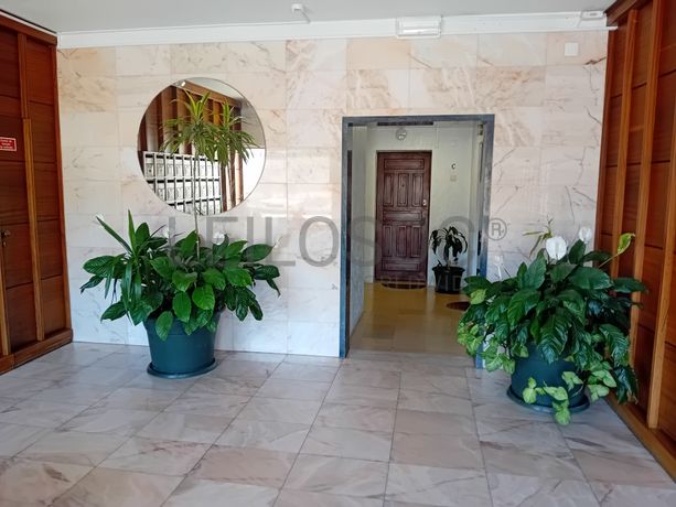 Apartamento T3 + Garagem · Oeiras