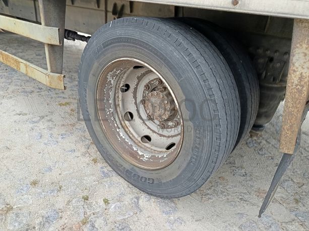 Volvo FL 220 · Ano 2001