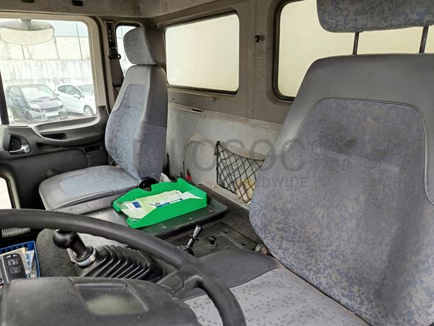 Volvo FL 220 · Ano 2001