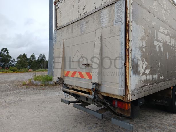 Volvo FL 220 · Ano 2001