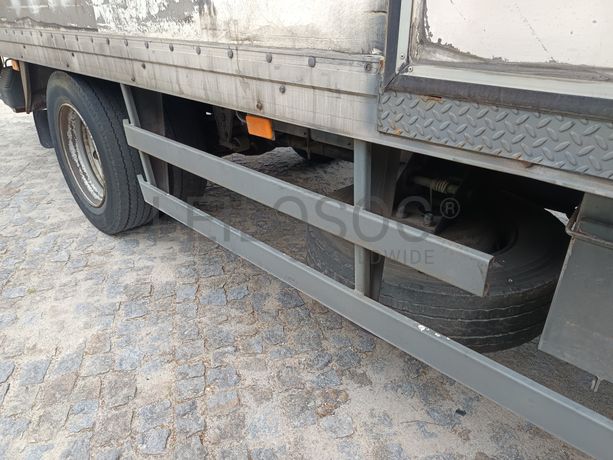 Volvo FL 220 · Ano 2001
