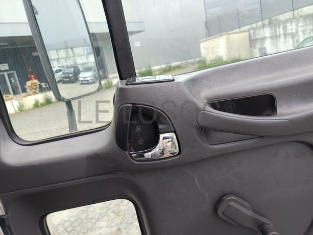 Volvo FL 220 · Ano 2001