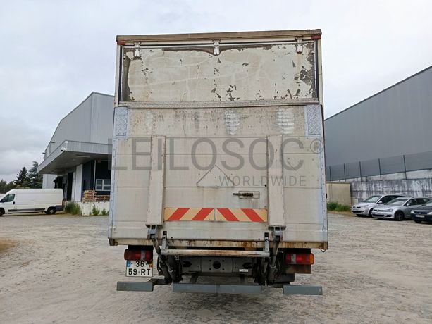 Volvo FL 220 · Ano 2001