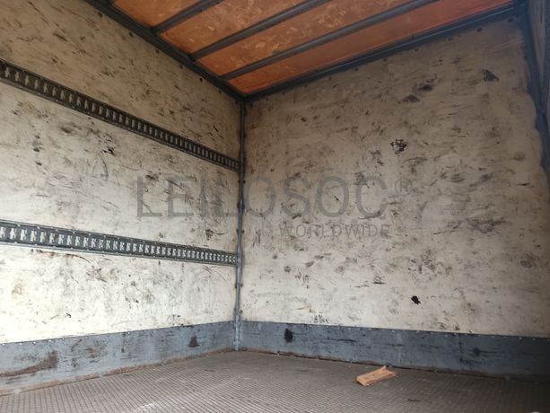 Volvo FL 220 · Ano 2001