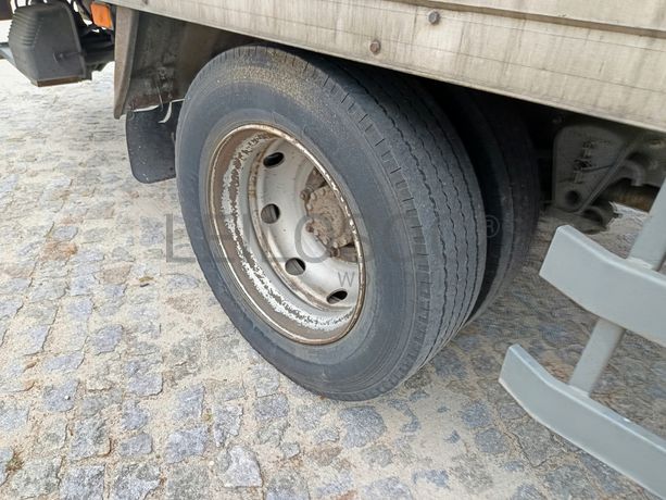 Volvo FL 220 · Ano 2001