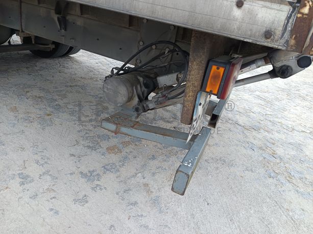 Volvo FL 220 · Ano 2001