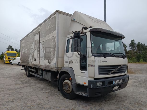Volvo FL 220 · Ano 2001