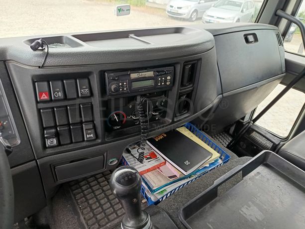 Volvo FL 220 · Ano 2001