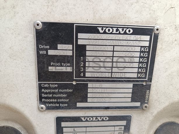 Volvo FL 220 · Ano 2001