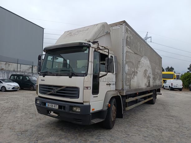 Volvo FL 220 · Ano 2001