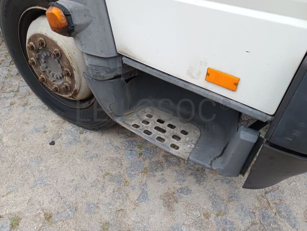 Volvo FL 220 · Ano 2001