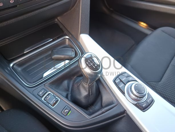 BMW 318d · Ano 2012