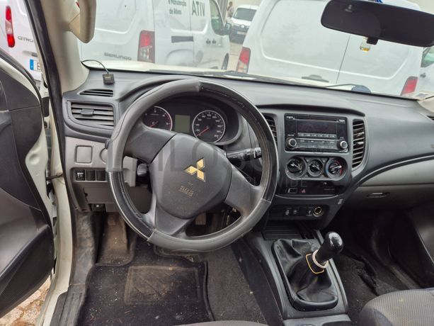 Mitsubishi L200 · Ano 2015