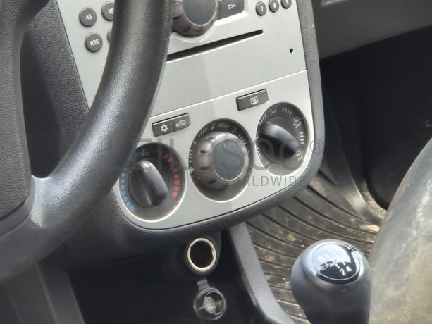 Opel Corsa · Ano 2013