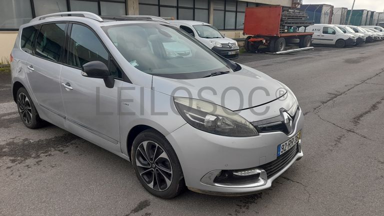 Renault Grand Scenic 1.5 DCI · Ano 2016