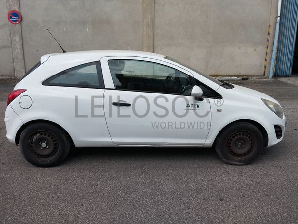 Opel Corsa Van 1.3 CDTi · Ano 2014