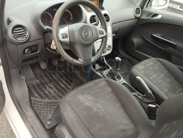 Opel Corsa Van 1.3 CDTi · Ano 2014