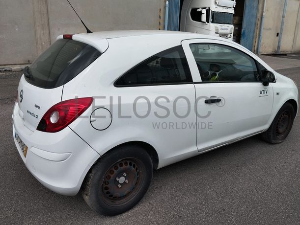 Opel Corsa Van 1.3 CDTi · Ano 2014