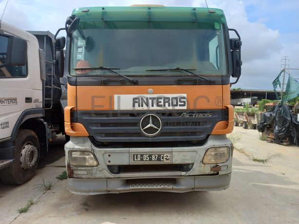 Camião Basc. c/ Tras. Braço Hidráulico da marca MERCEDES BENZ, modelo ACTROS 2636/42