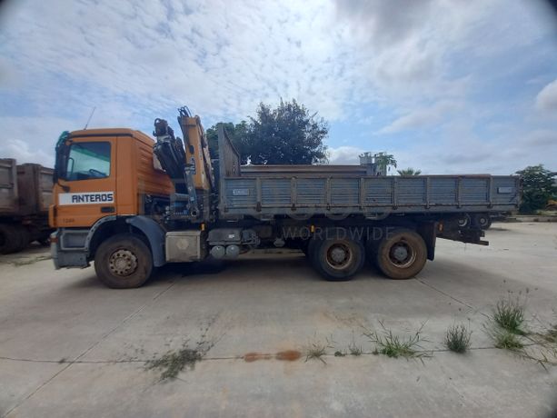 Camião Basc. c/ Tras. Braço Hidráulico da marca MERCEDES BENZ, modelo ACTROS 2636/42