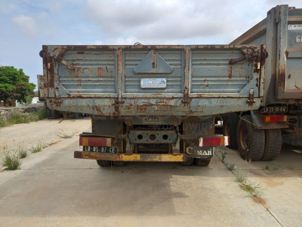 Camião Basc. c/ Tras. Braço Hidráulico da marca MERCEDES BENZ, modelo ACTROS 2636/42