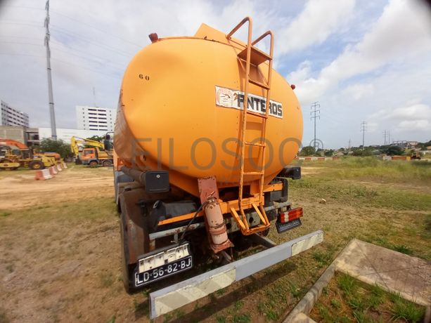Camião Cisterna da marca MERCEDES BENZ, modelo ACTROS 2032