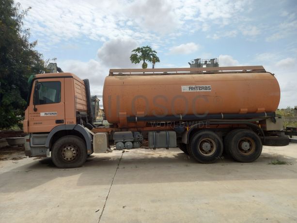 Camião Cisterna da marca MERCEDES BENZ, modelo ACTROS-6x4-4